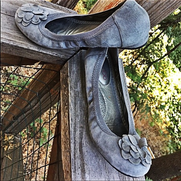 me too Shoes - Me Too gray suede slip on ballet slipper shoes